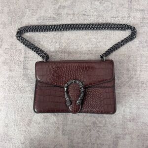 Elegant Brown Crocodile-Embossed Women's Bag